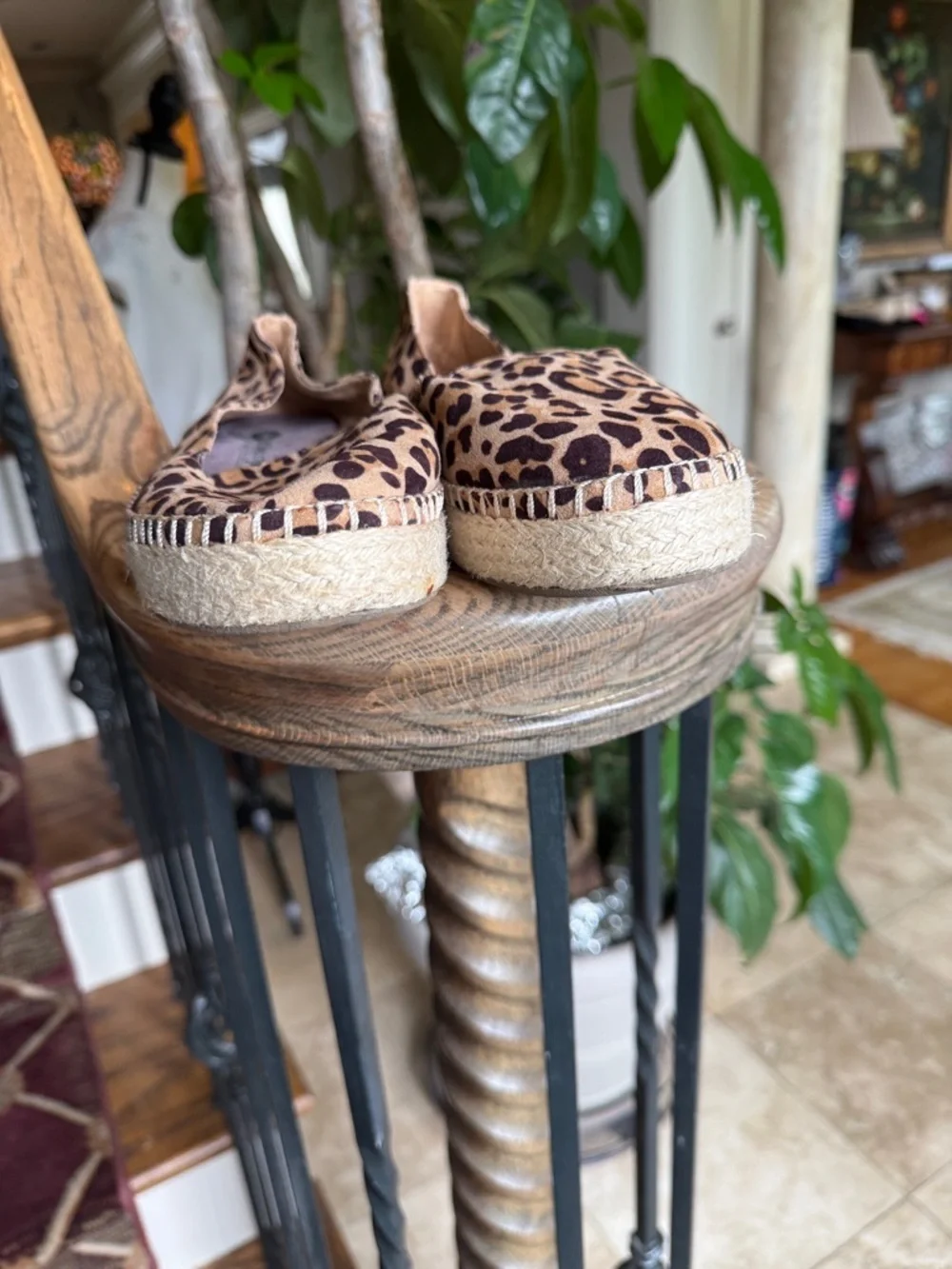 DR. SCHOLLS. Leopard print slip on shoe perfect condition size 8.